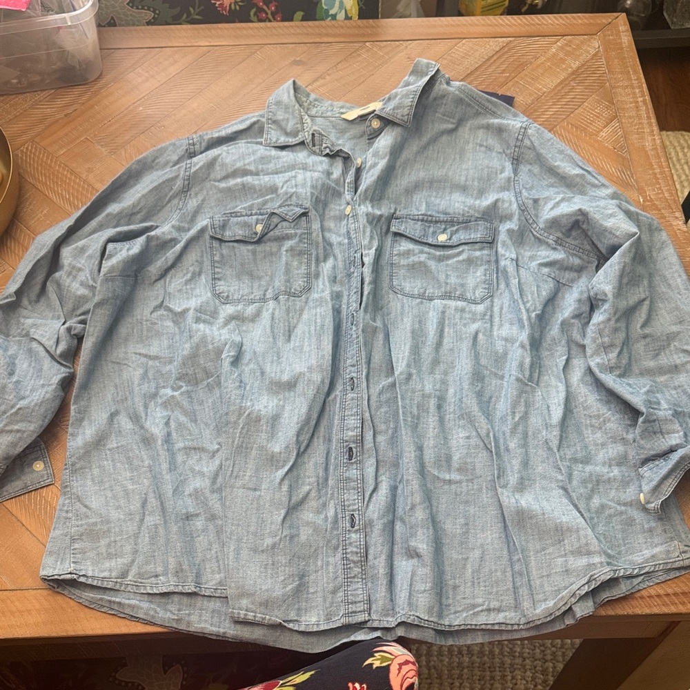 Old Navy Light Blue Button-Down Shirt